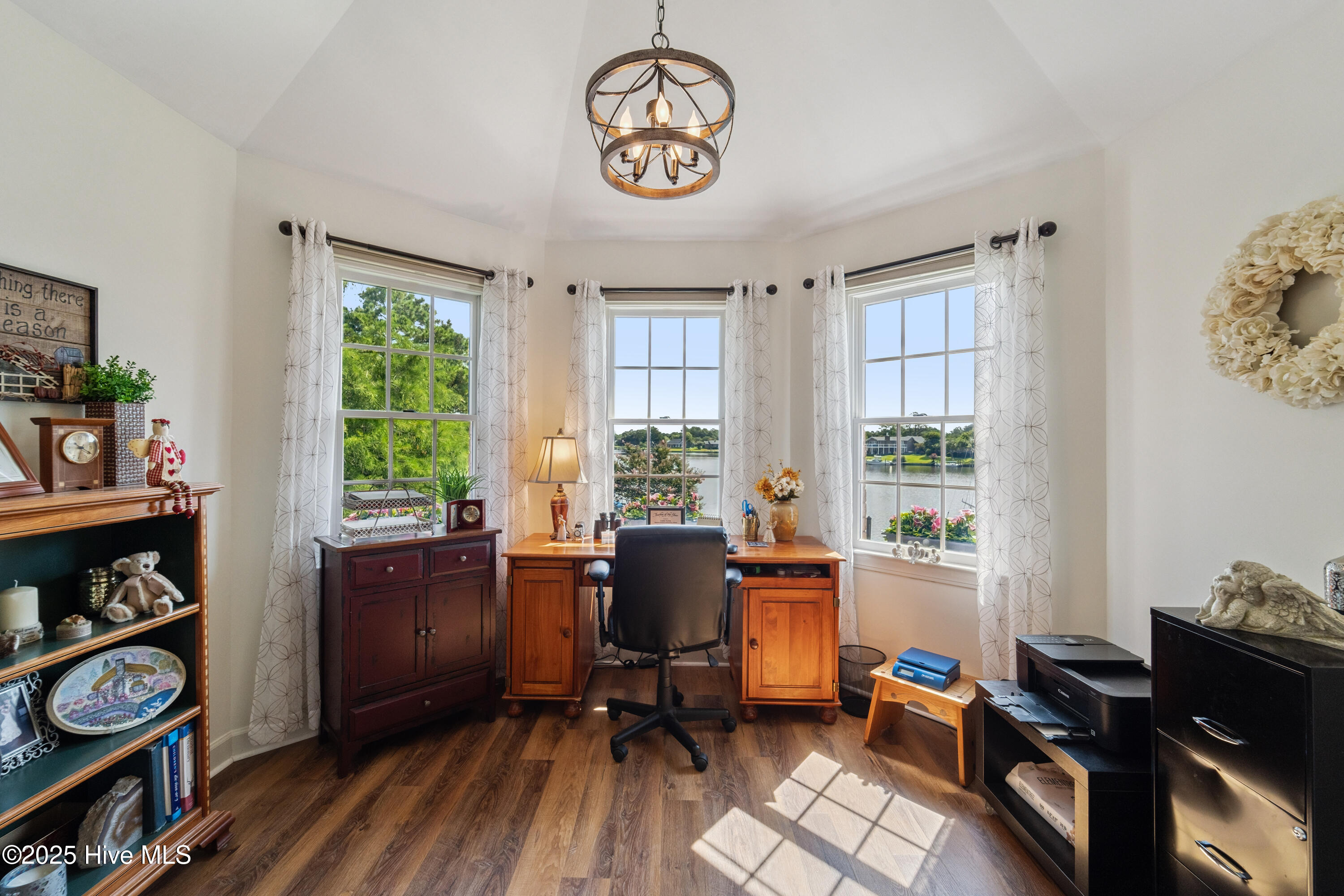 New Bern, North Carolina, 28560, United States, 4 Bedrooms Bedrooms, ,3 BathroomsBathrooms,Residential,For Sale,1907556