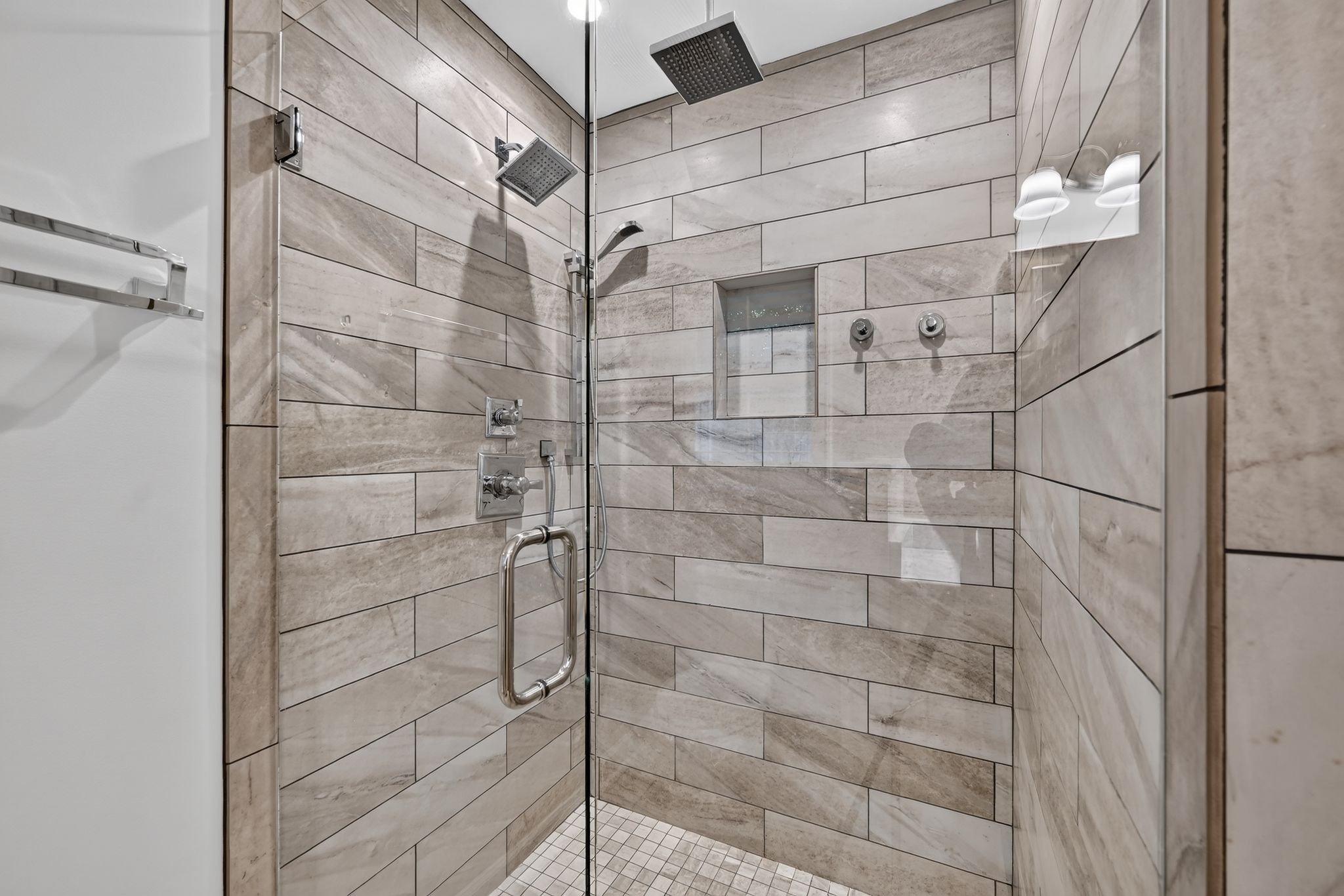  Thoughtfully Renovated Residence in Green Oaks - 物件實景