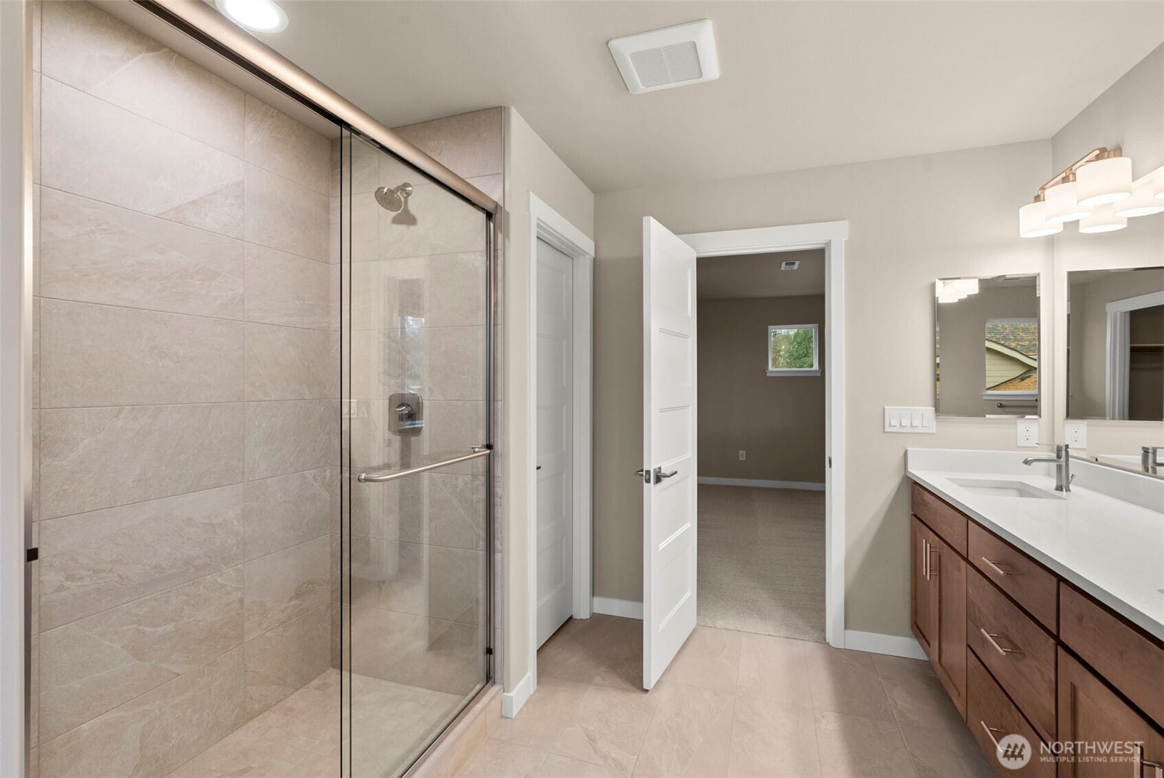 Tumwater, Washington, 98512, United States, 5 Bedrooms Bedrooms, ,4 BathroomsBathrooms,Residential,For Sale,1997115