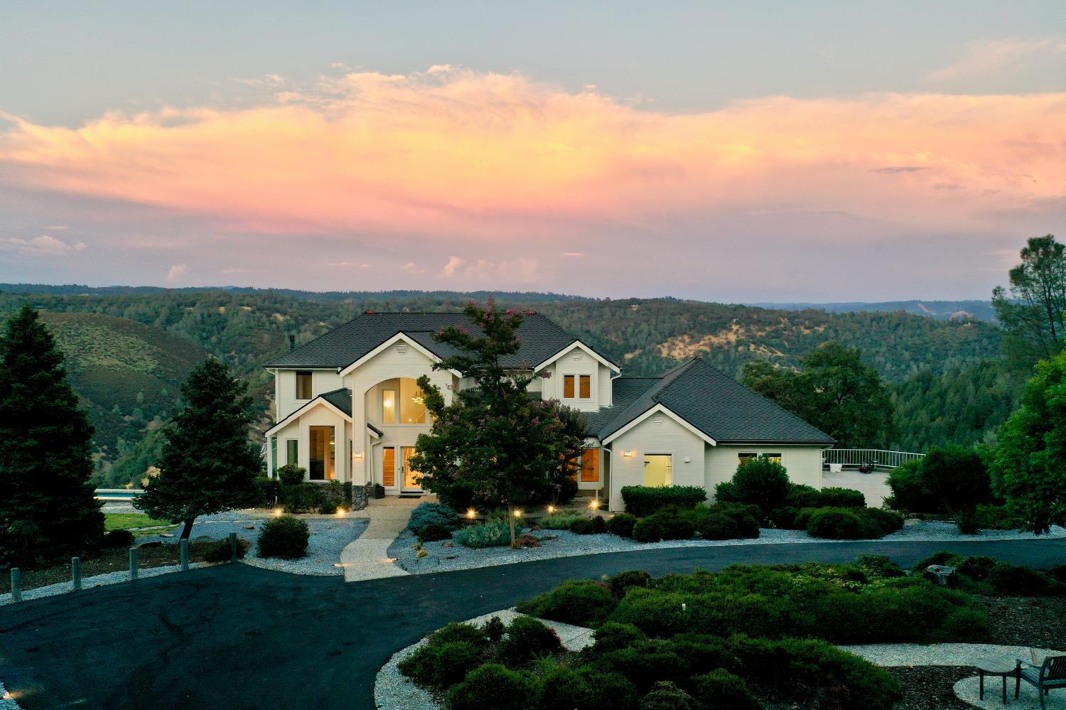 Placerville, California, 95667, United States, 4 Bedrooms Bedrooms, ,5 BathroomsBathrooms,Residential,For Sale,1982324