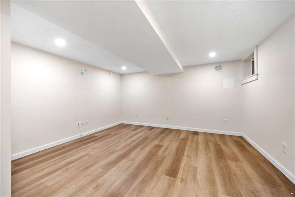 Norwell, Massachusetts, 02061, United States, 3 Bedrooms Bedrooms, ,2 BathroomsBathrooms,Residential,For Sale,1939151