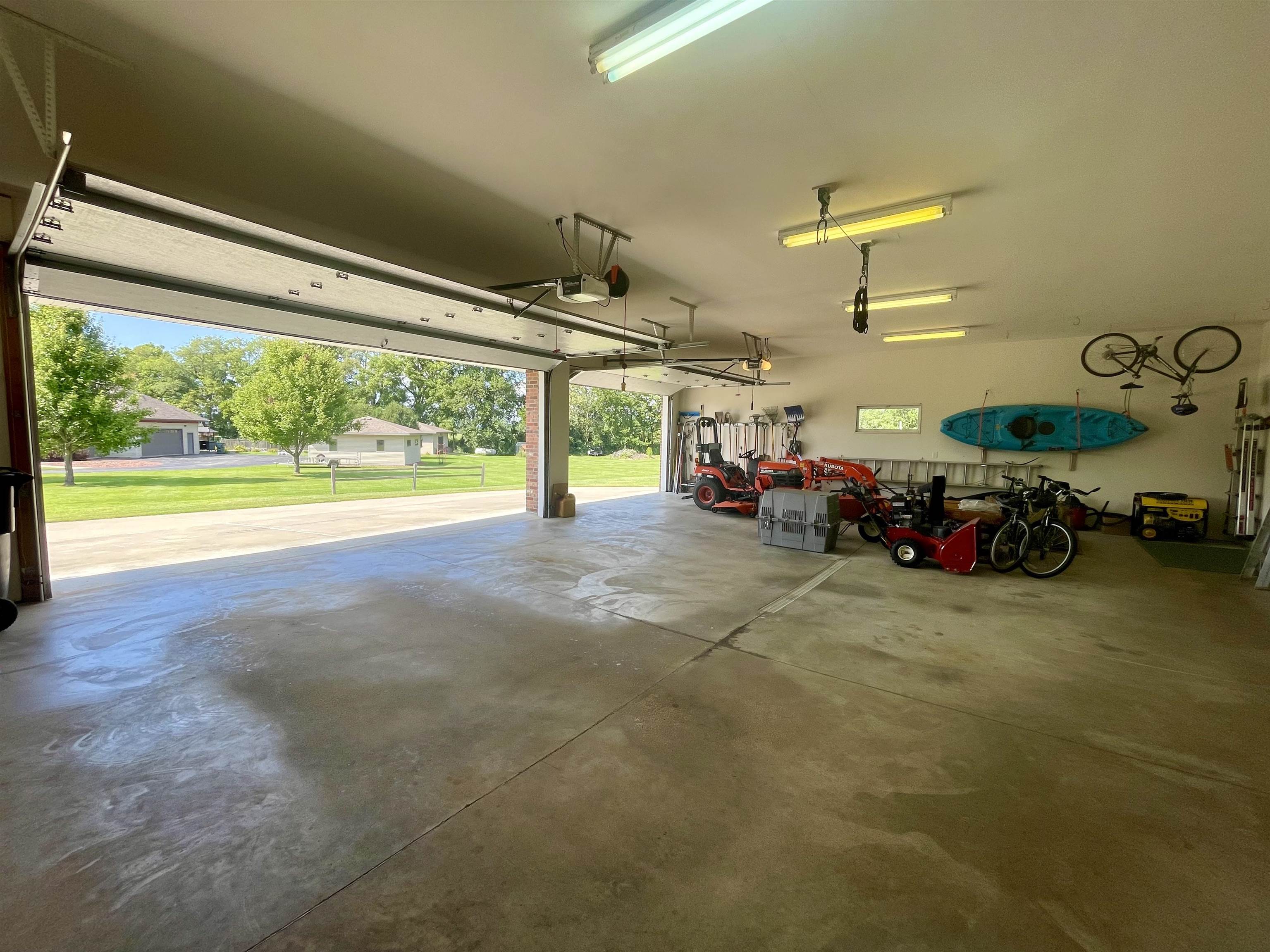 Janesville, Wisconsin, 53545, United States, 5 Bedrooms Bedrooms, ,4 BathroomsBathrooms,Residential,For Sale,1921861