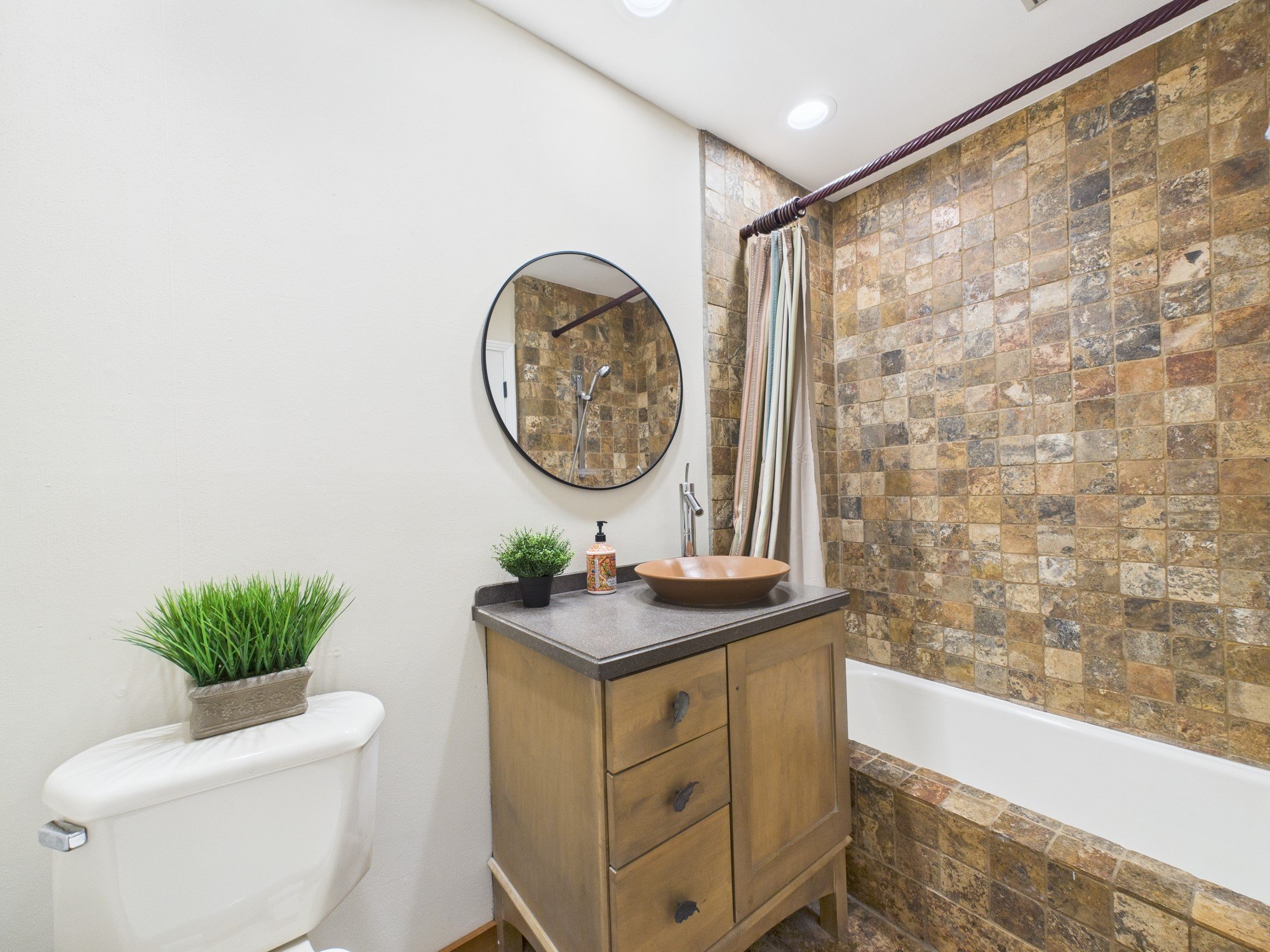 Houston, Texas, 77056, United States, 3 Bedrooms Bedrooms, ,3 BathroomsBathrooms,Residential,For Sale,1984170