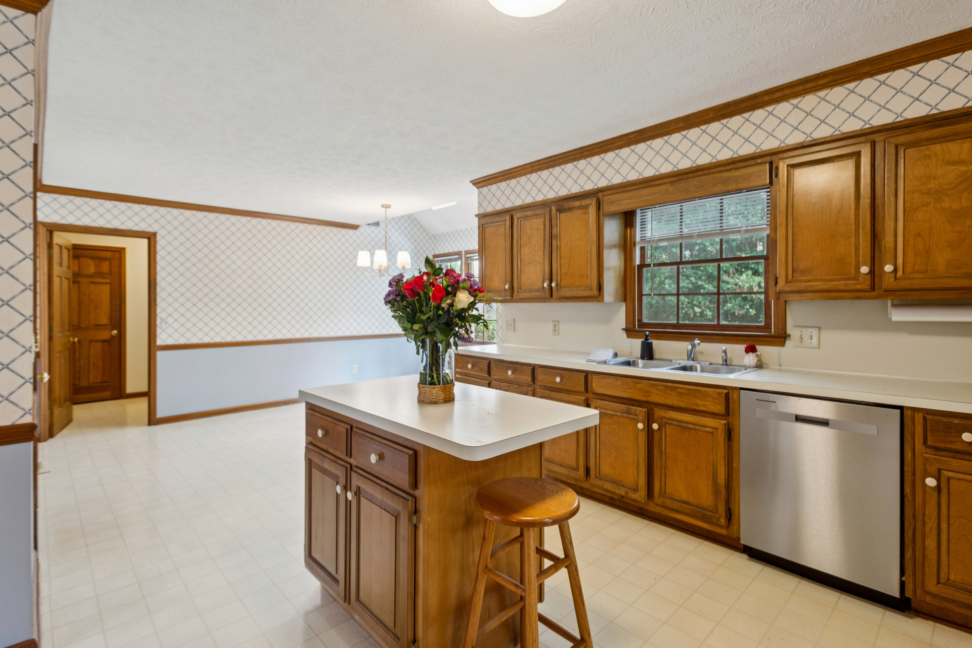  Beautiful Home on Corner Lot in Coveted Princeton Mill Subdivision - 物件實景