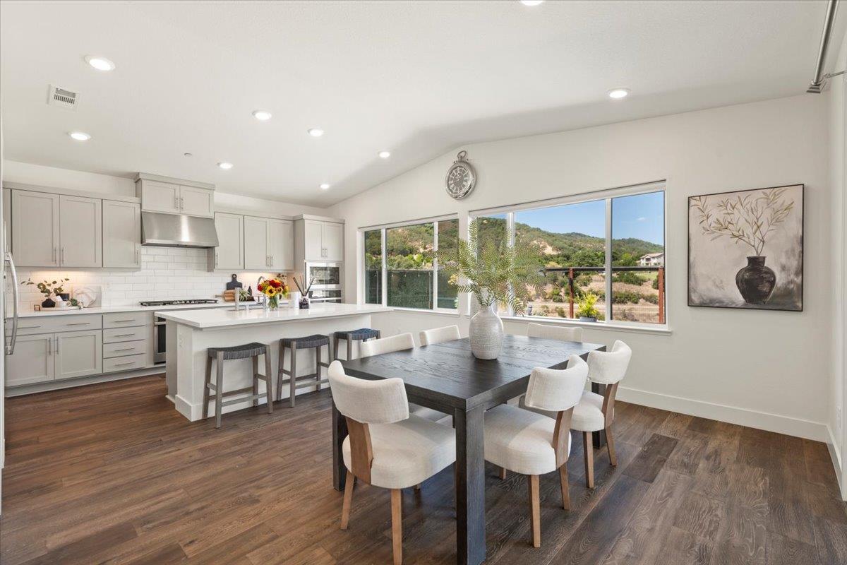 Gilroy, California, 95020, United States, 4 Bedrooms Bedrooms, ,3 BathroomsBathrooms,Residential,For Sale,1907628