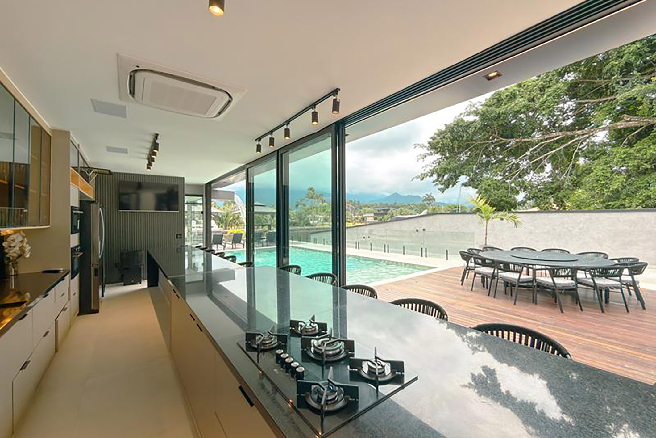  Contemporary canal-front residence with private yacht dock in Porto Bracuhy - 物件實景
