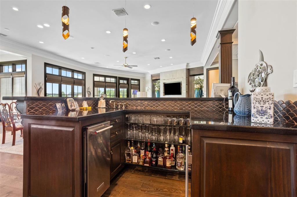 Lake Charles, Louisiana, 70605, United States, 5 Bedrooms Bedrooms, ,8 BathroomsBathrooms,Residential,For Sale,2017314