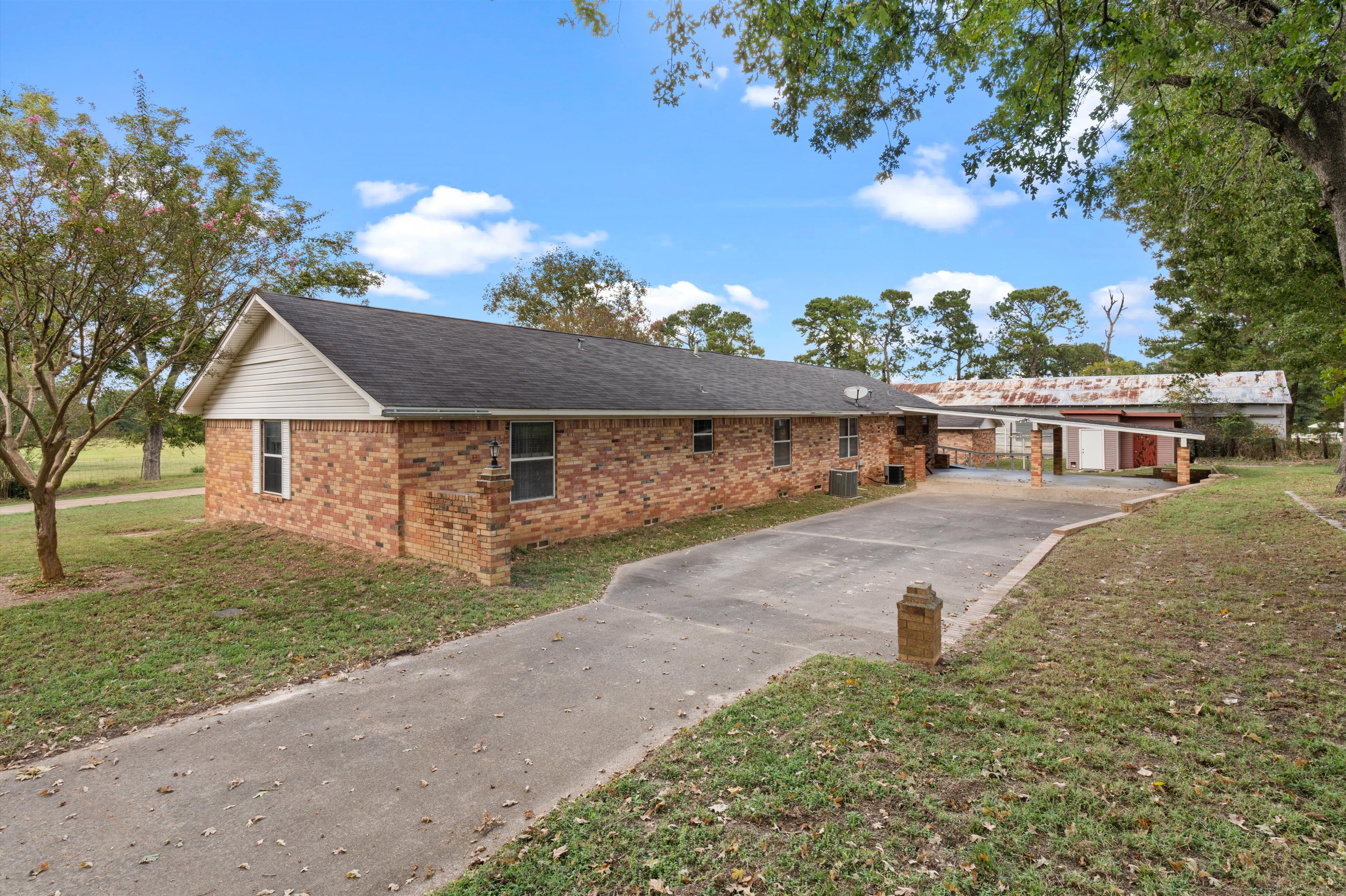 Henderson, Texas, 75654, United States, 3 Bedrooms Bedrooms, ,2 BathroomsBathrooms,Residential,For Sale,1983908