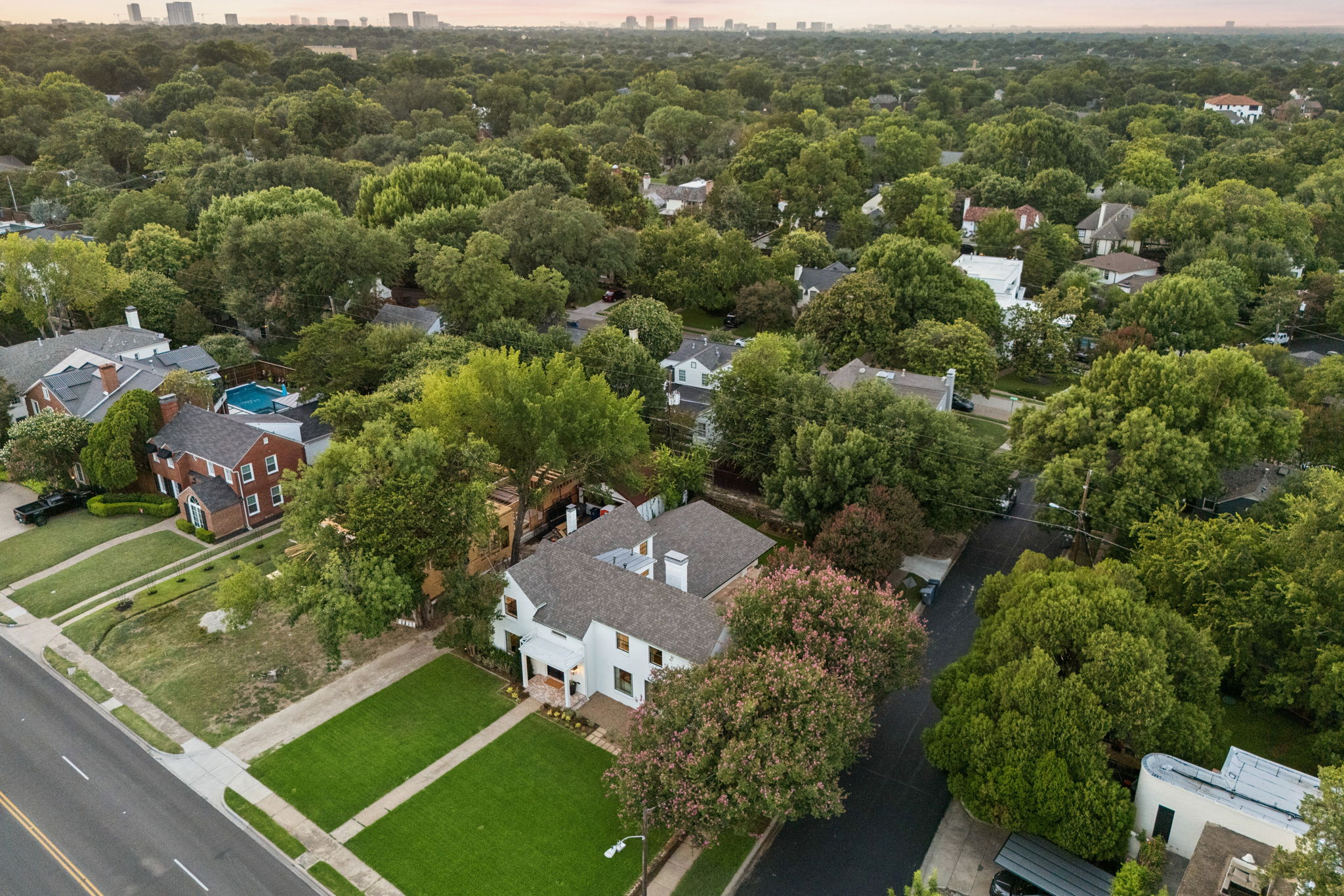  European Elegance Meets Timeless Lakewood Charm - 物件實景