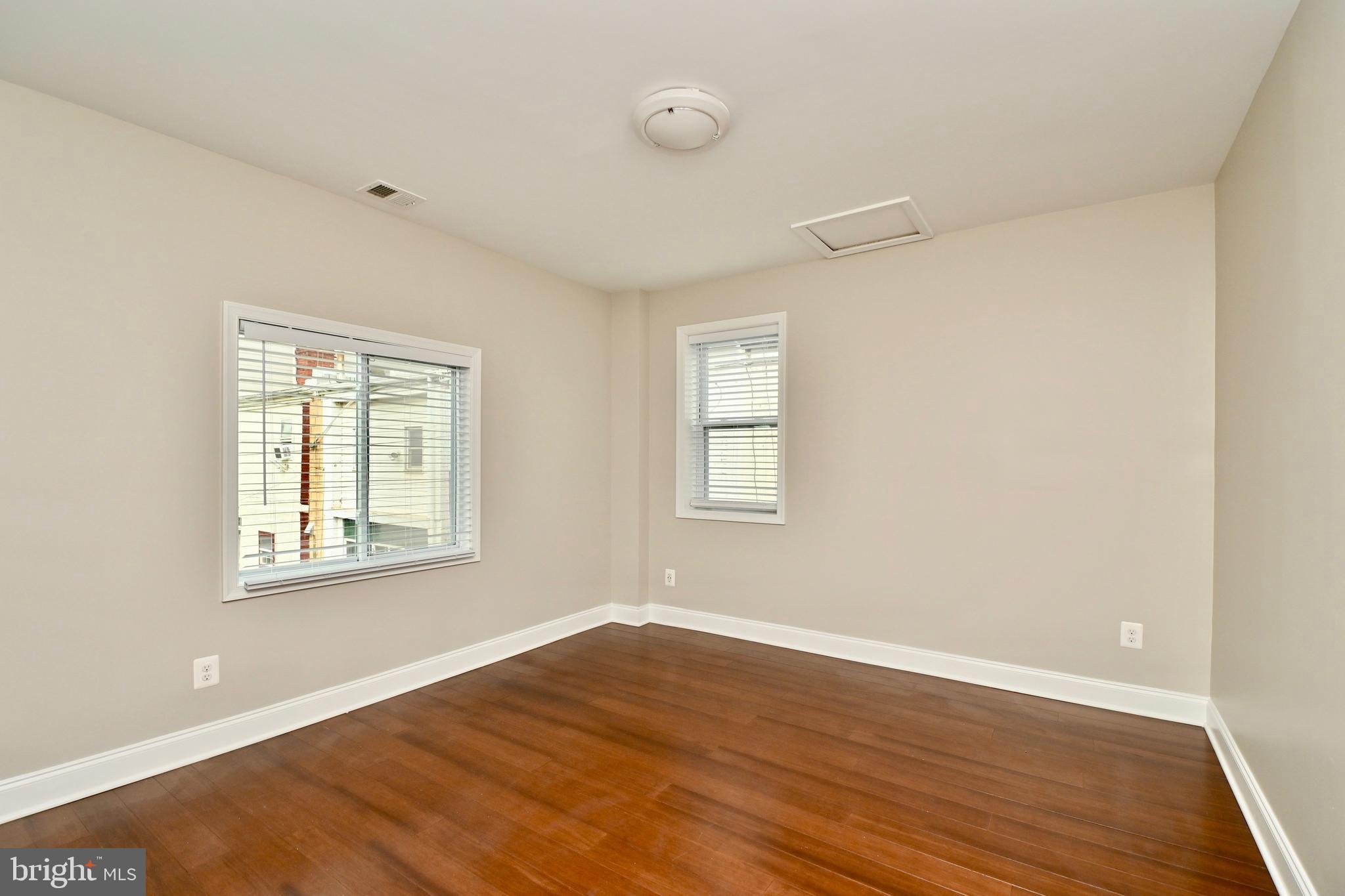 Washington, District of Columbia, 20002, United States, 3 Bedrooms Bedrooms, ,4 BathroomsBathrooms,Residential,For Sale,1931159