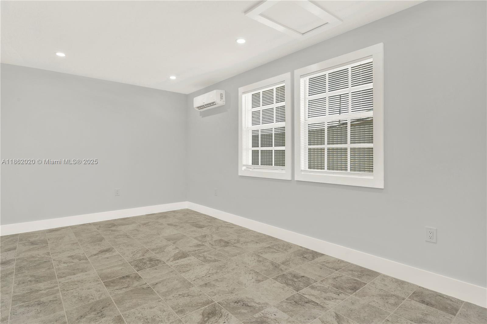 Miami, Florida, 33157, United States, 2 Bedrooms Bedrooms, ,1 BathroomBathrooms,Residential,For Sale,1932105