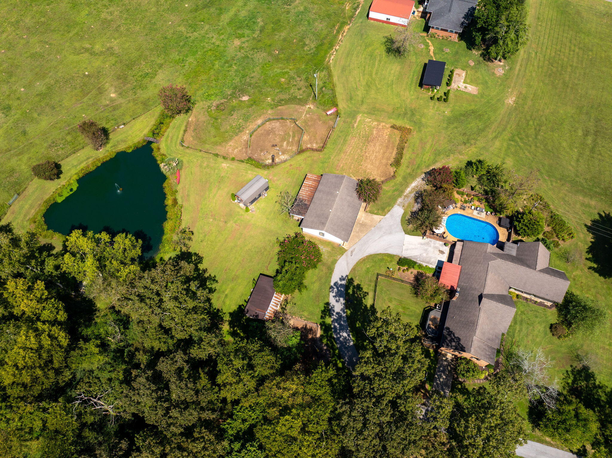 Harrison, Tennessee, 37341, United States, 4 Bedrooms Bedrooms, ,4 BathroomsBathrooms,Residential,For Sale,1951177