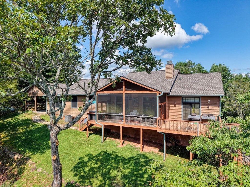 Murphy, North Carolina, 28906, United States, 3 Bedrooms Bedrooms, ,2 BathroomsBathrooms,Residential,For Sale,1926977