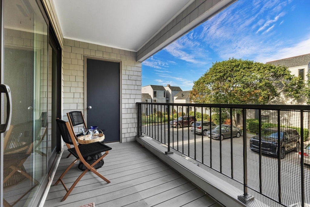 Marblehead, Massachusetts, 01945, United States, 2 Bedrooms Bedrooms, ,2 BathroomsBathrooms,Residential,For Sale,1895462