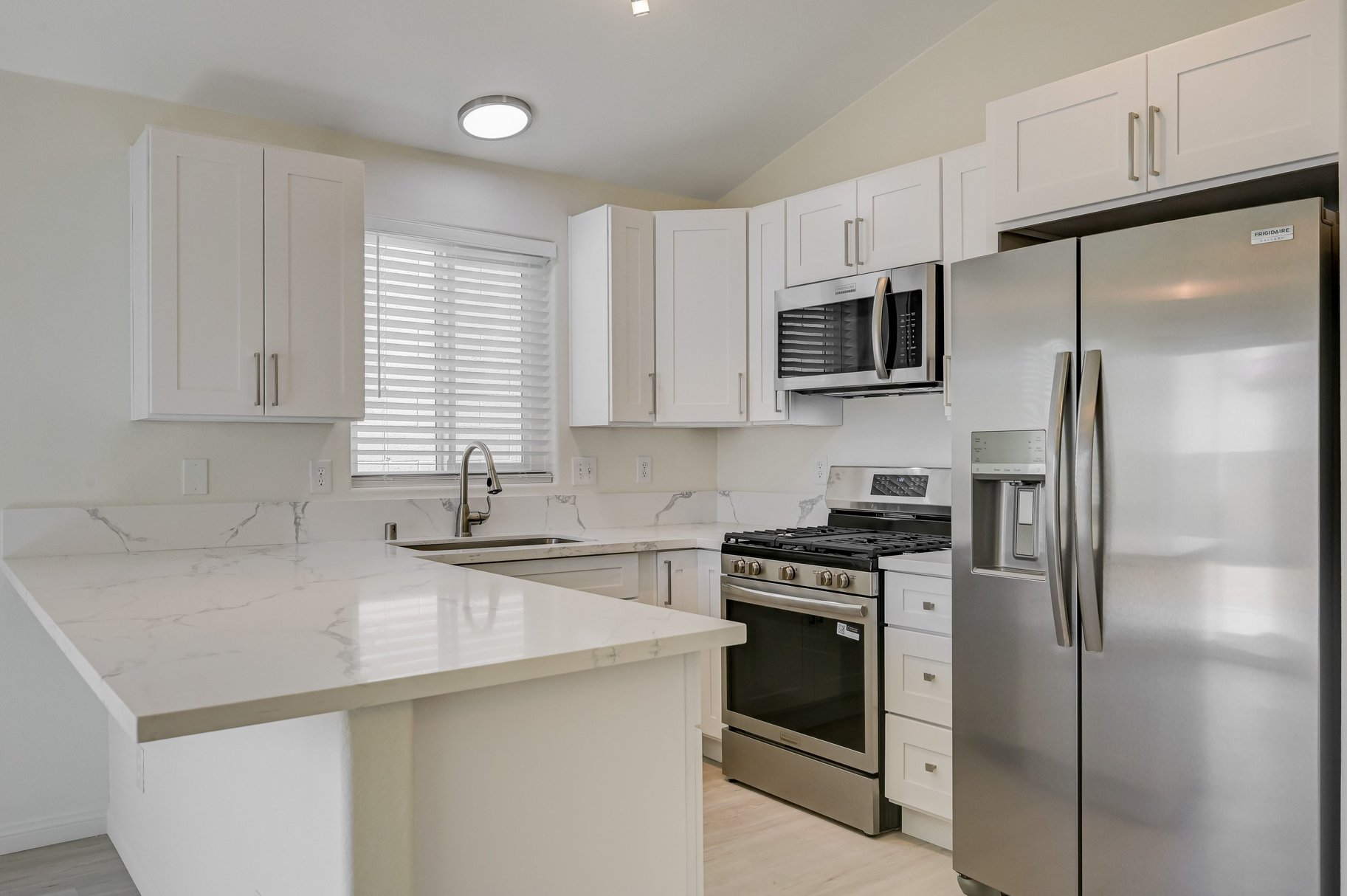  Newly Updated 3 Bed 2 Bath - 物件實景