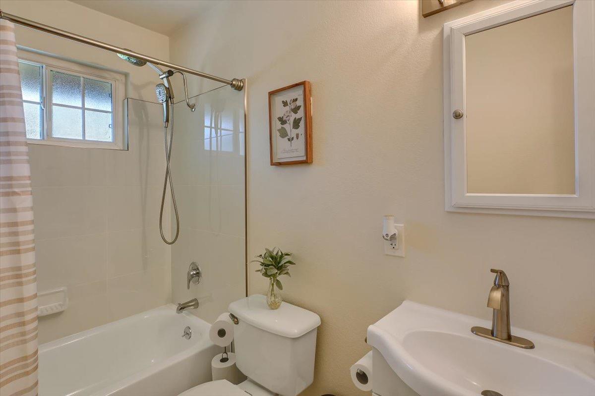 Orangevale, California, 95662, United States, 4 Bedrooms Bedrooms, ,2 BathroomsBathrooms,Residential,For Sale,1795396