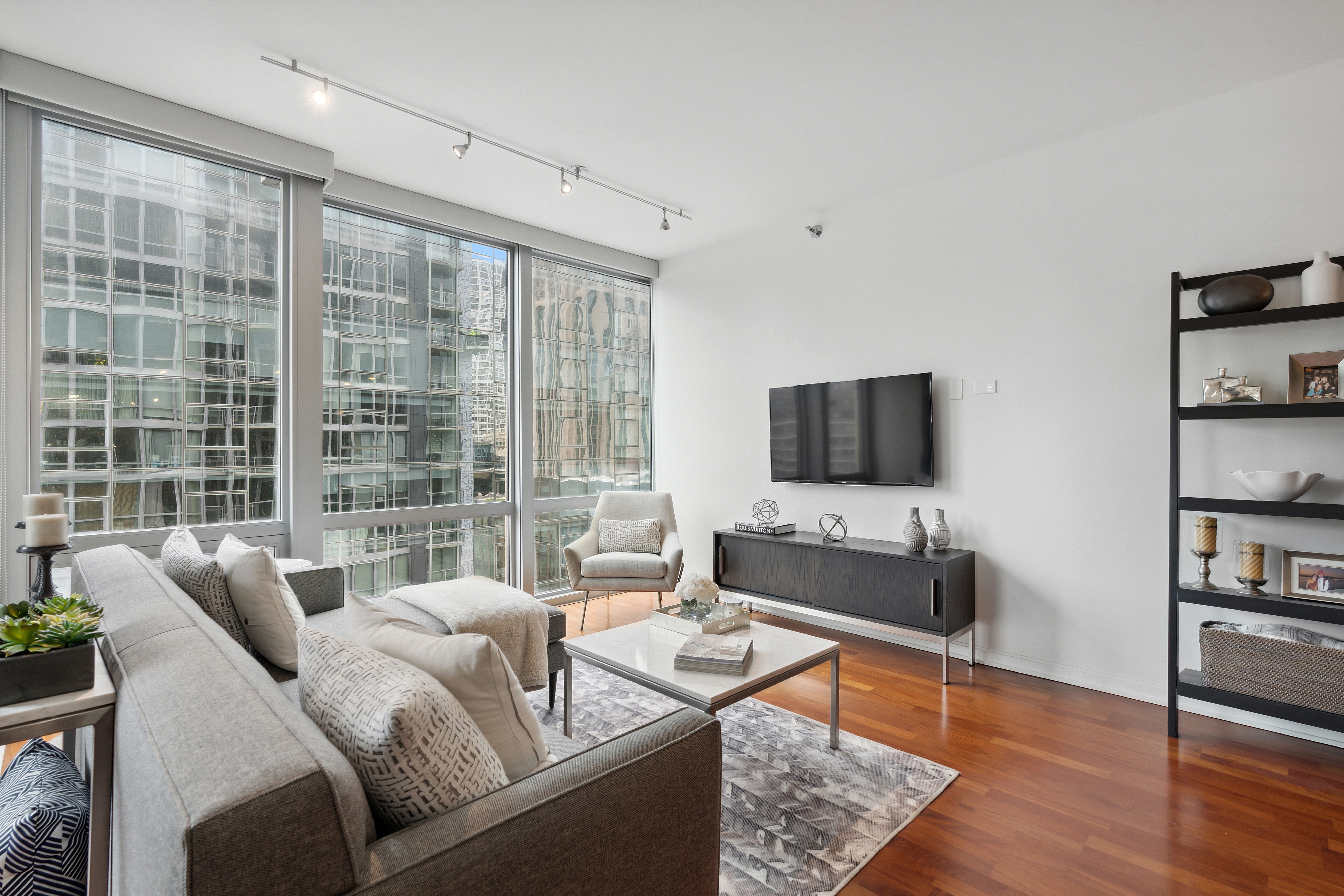  Welcome to the Mag Mile, A Fantastic Location and Steps From Everything - 物件實景