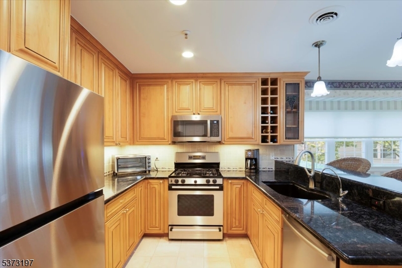 Clifton, New Jersey, 07012, United States, 3 Bedrooms Bedrooms, ,3 BathroomsBathrooms,Residential,For Sale,1937751