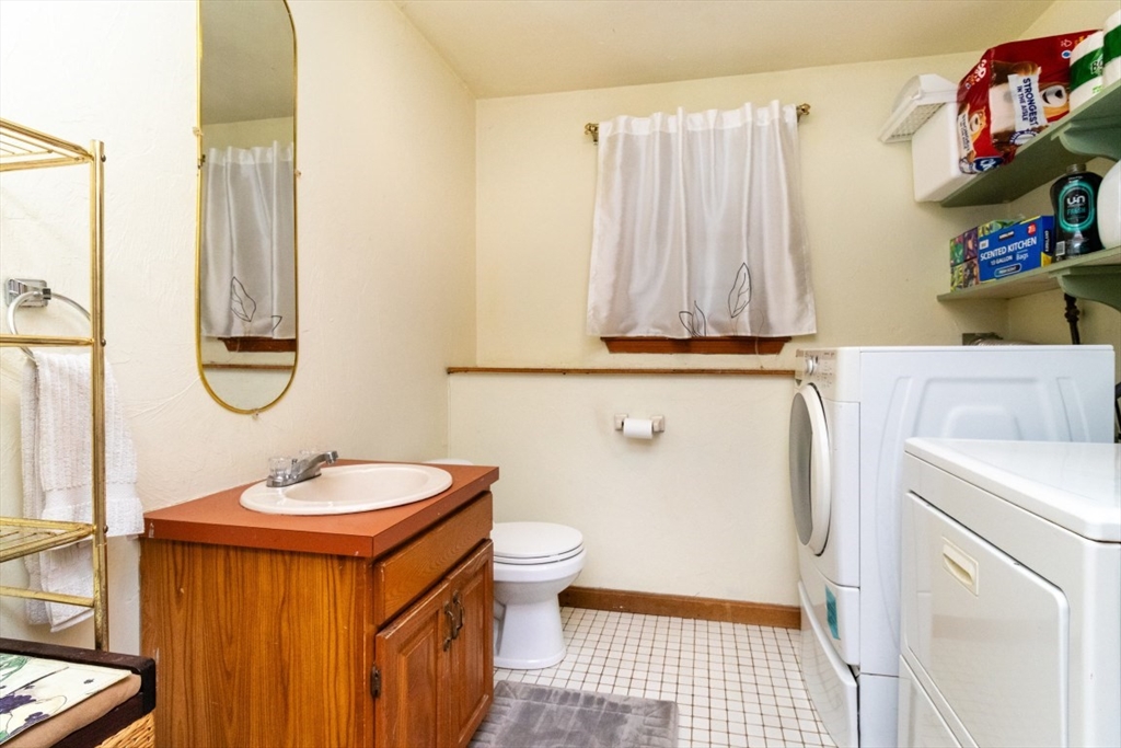 Stoughton, Massachusetts, 02072, United States, 4 Bedrooms Bedrooms, ,3 BathroomsBathrooms,Residential,For Sale,1987663