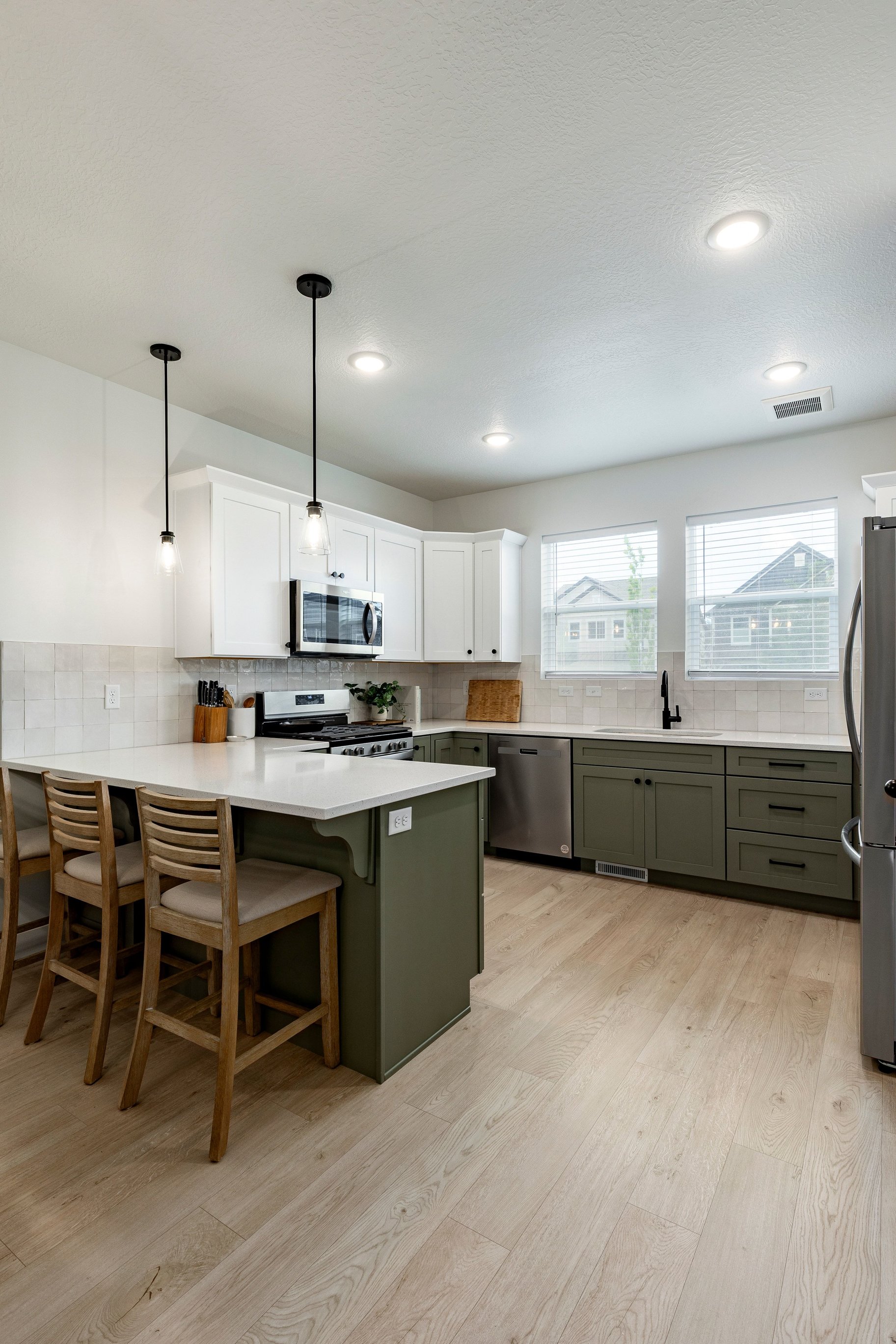  Beautifully Upgraded Townhome - 物件實景