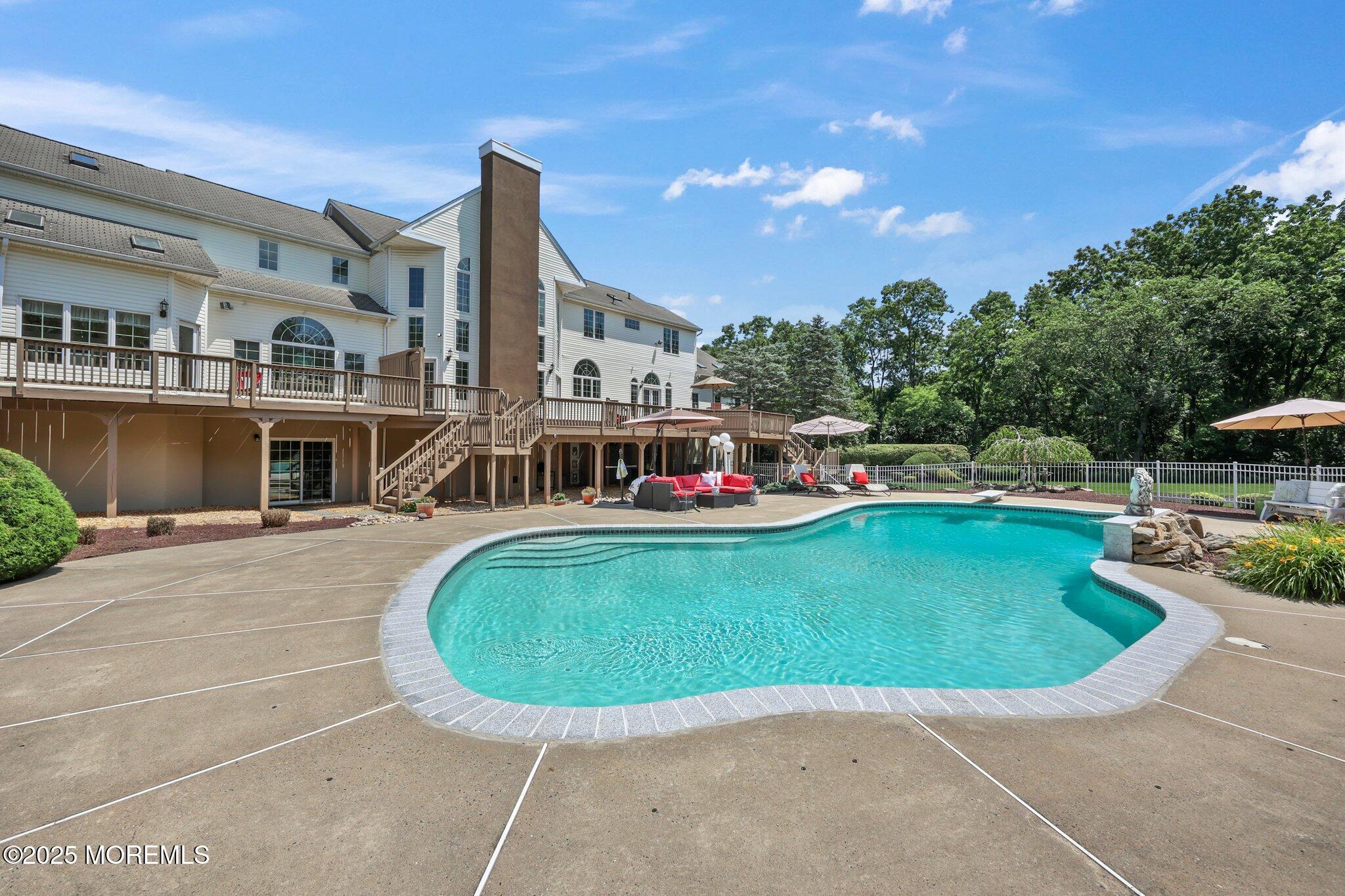 Manalapan, New Jersey, 07726, United States, 5 Bedrooms Bedrooms, ,7 BathroomsBathrooms,Residential,For Sale,1979083