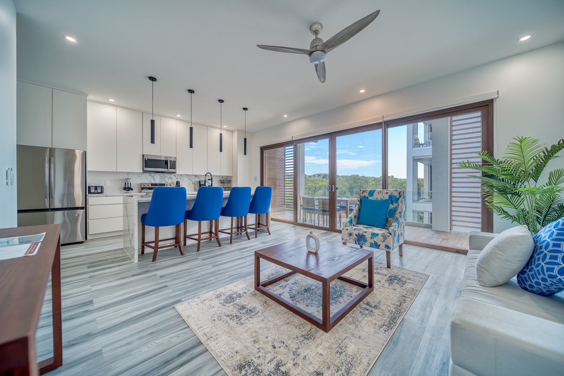  Top Floor Condo at Acqua di Mare, West Bay - 物件實景