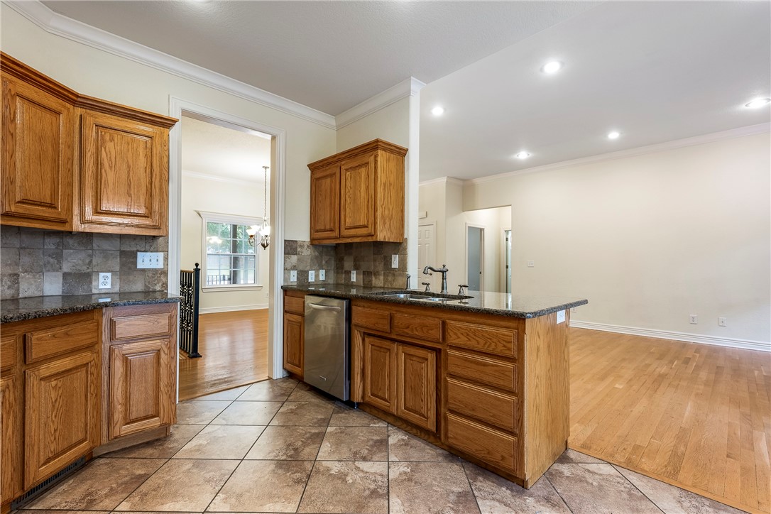 Bella Vista, Arkansas, 72714, United States, 4 Bedrooms Bedrooms, ,3 BathroomsBathrooms,Residential,For Sale,1916818