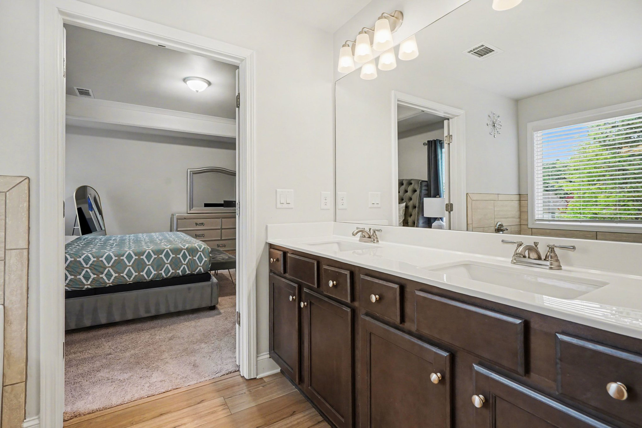  Modern Living in Beautifully Appointed Residence - 物件實景