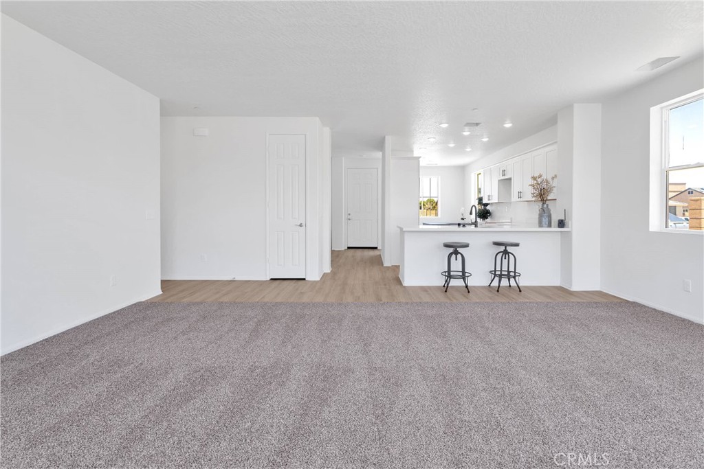 Victorville, California, 92395, United States, 3 Bedrooms Bedrooms, ,2 BathroomsBathrooms,Residential,For Sale,1865336