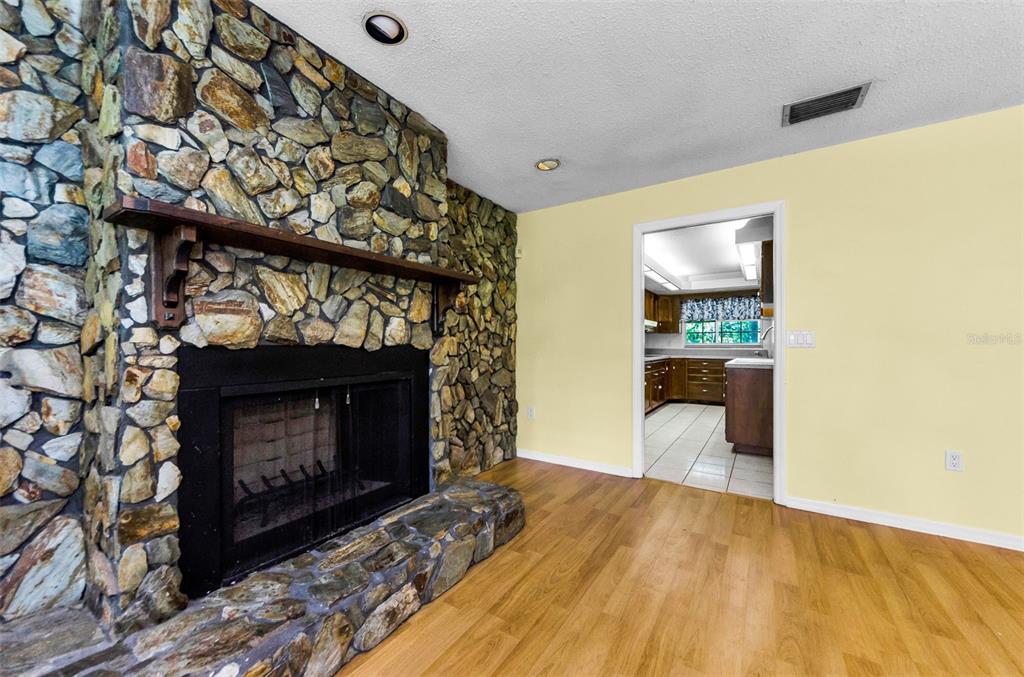 Plant City, Florida, 33566, United States, 3 Bedrooms Bedrooms, ,2 BathroomsBathrooms,Residential,For Sale,1932483