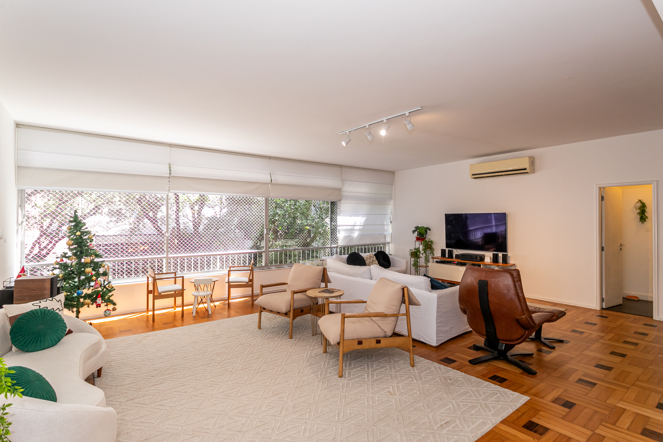  Bright and airy apartment in a highly desirable location - 物件實景