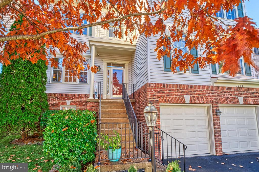 Lorton, Virginia, 22079, United States, 5 Bedrooms Bedrooms, ,4 BathroomsBathrooms,Residential,For Sale,2001485