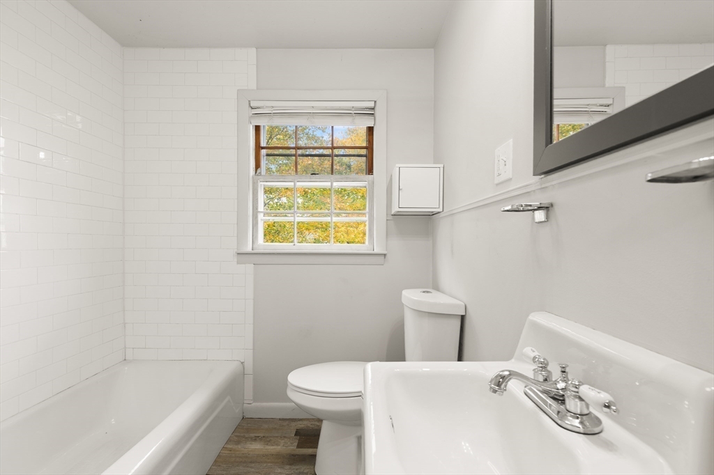 Stoughton, Massachusetts, 02072, United States, 5 Bedrooms Bedrooms, ,2 BathroomsBathrooms,Residential,For Sale,1989106