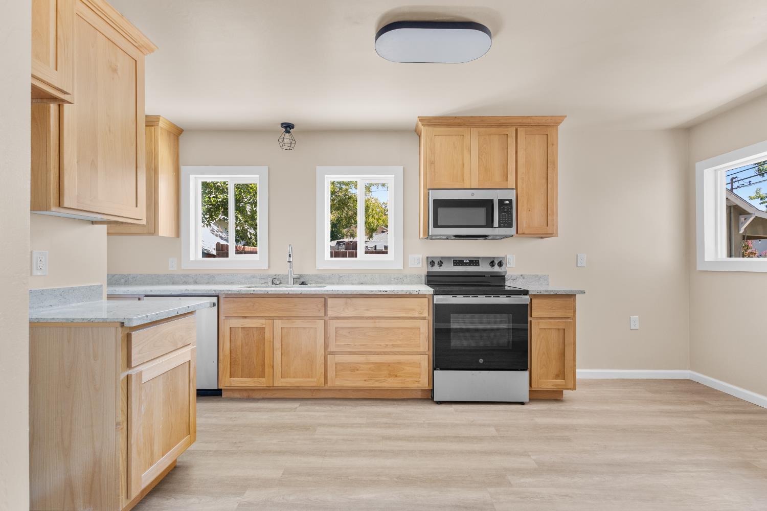 Roseville, California, 95678, United States, 3 Bedrooms Bedrooms, ,2 BathroomsBathrooms,Residential,For Sale,1923515