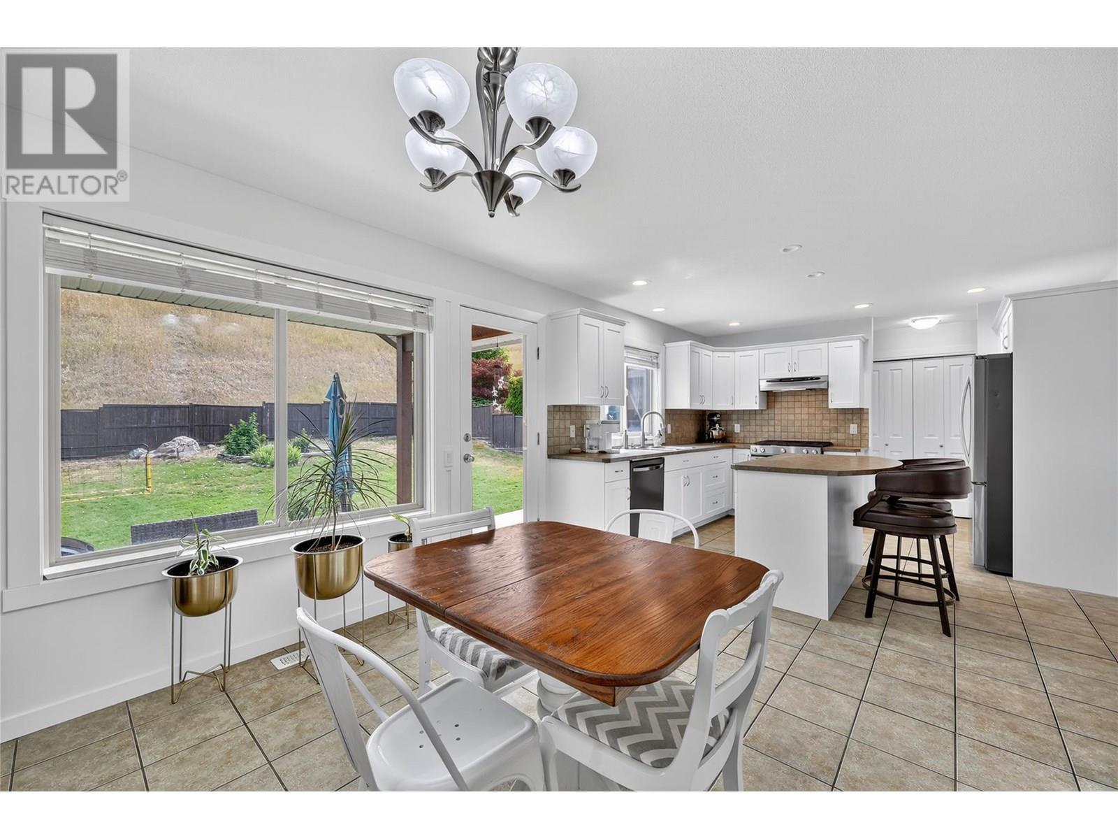 KELOWNA, British Columbia, V1W 4X9, CA, 4 Bedrooms Bedrooms, ,3 BathroomsBathrooms,Residential,For Sale,1898520