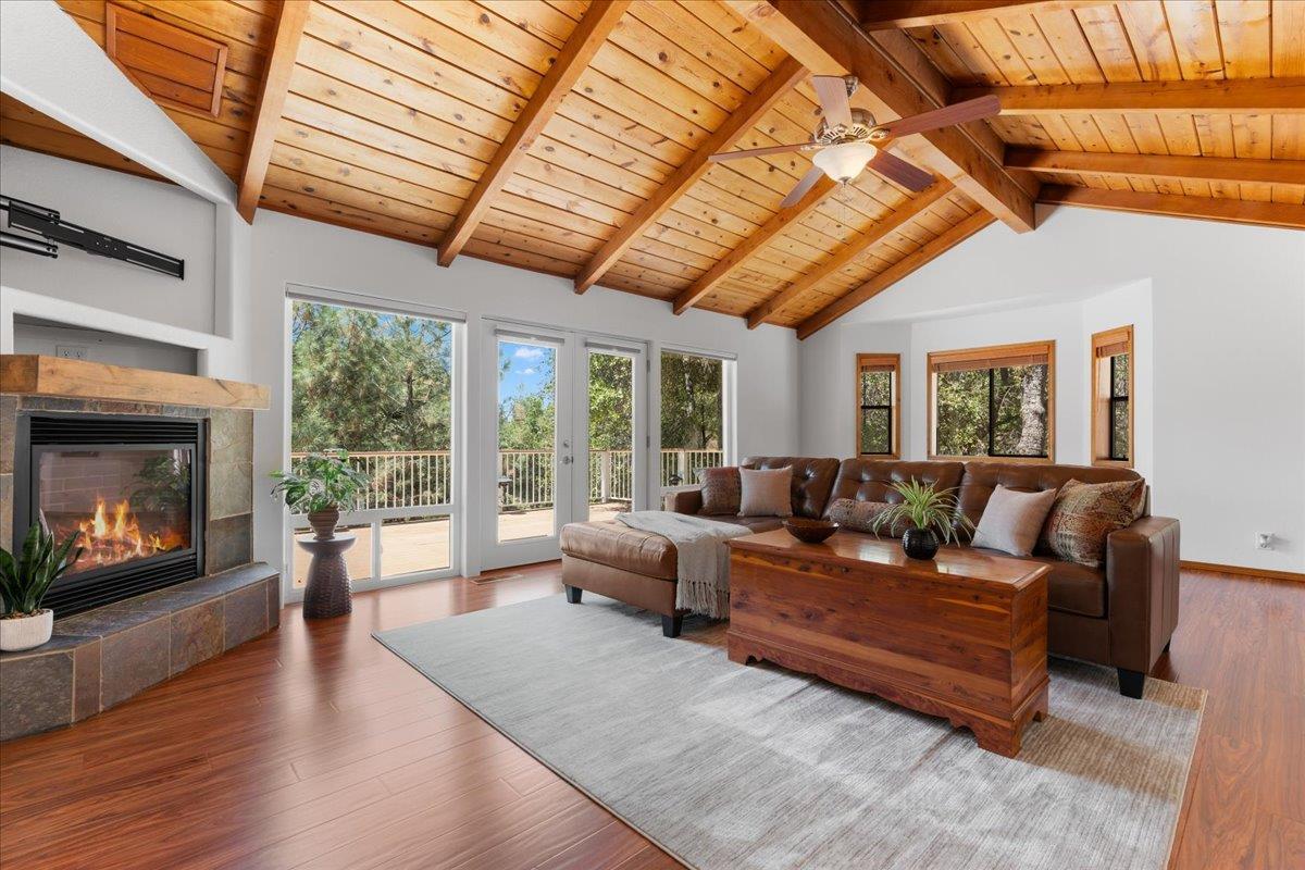 Penn Valley, California, 95946, United States, 3 Bedrooms Bedrooms, ,3 BathroomsBathrooms,Residential,For Sale,1910583