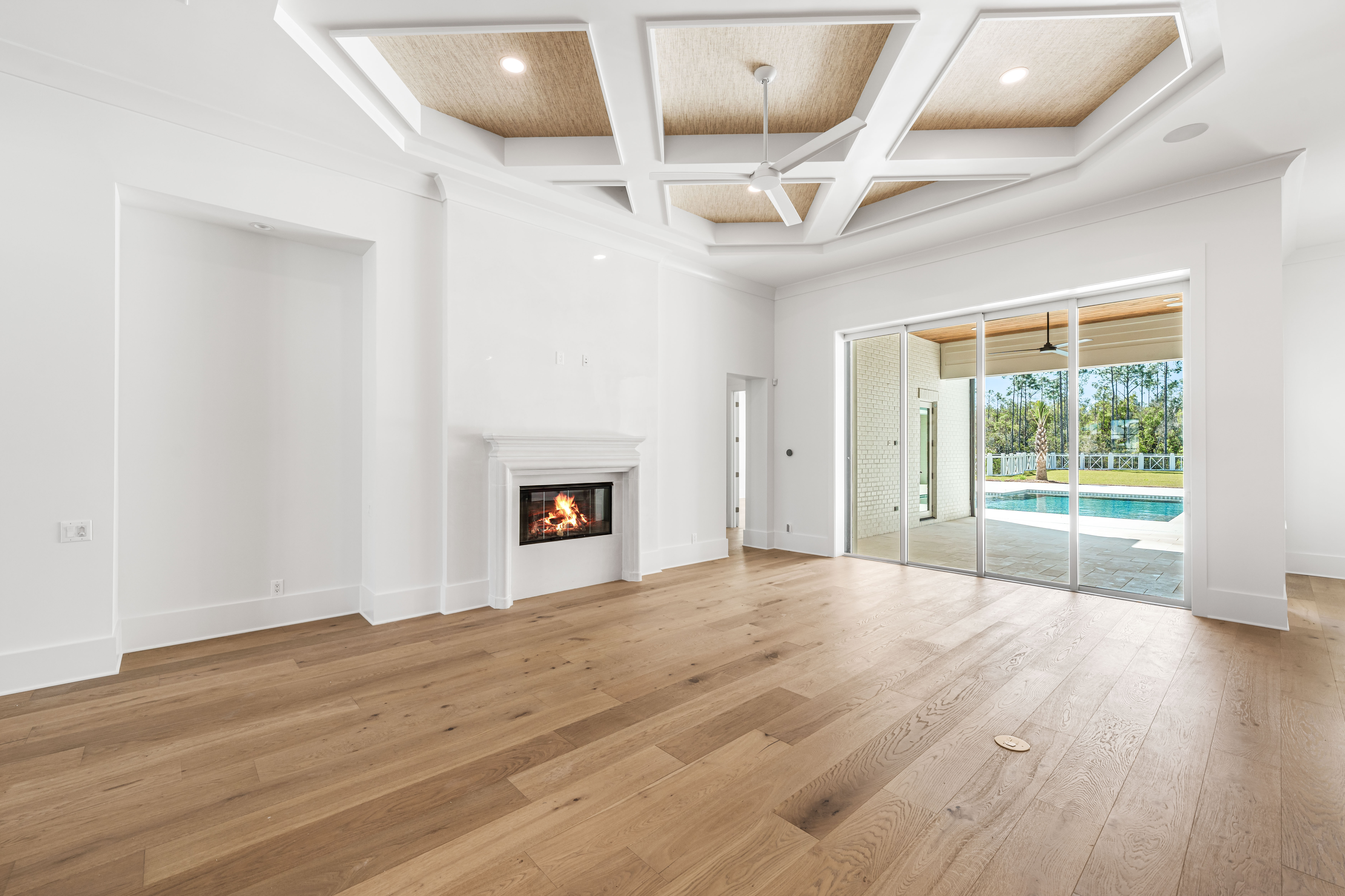  Magnificent Half-Acre Estate With Outdoor Oasis and Casita - 物件實景