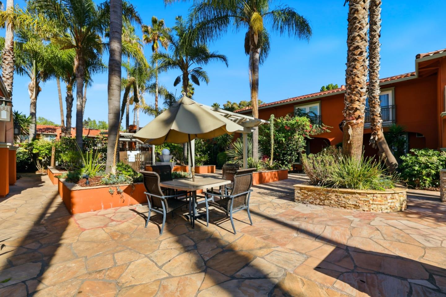 Santa Clara, California, 95050, United States, 2 Bedrooms Bedrooms, ,3 BathroomsBathrooms,Residential,For Sale,1989026