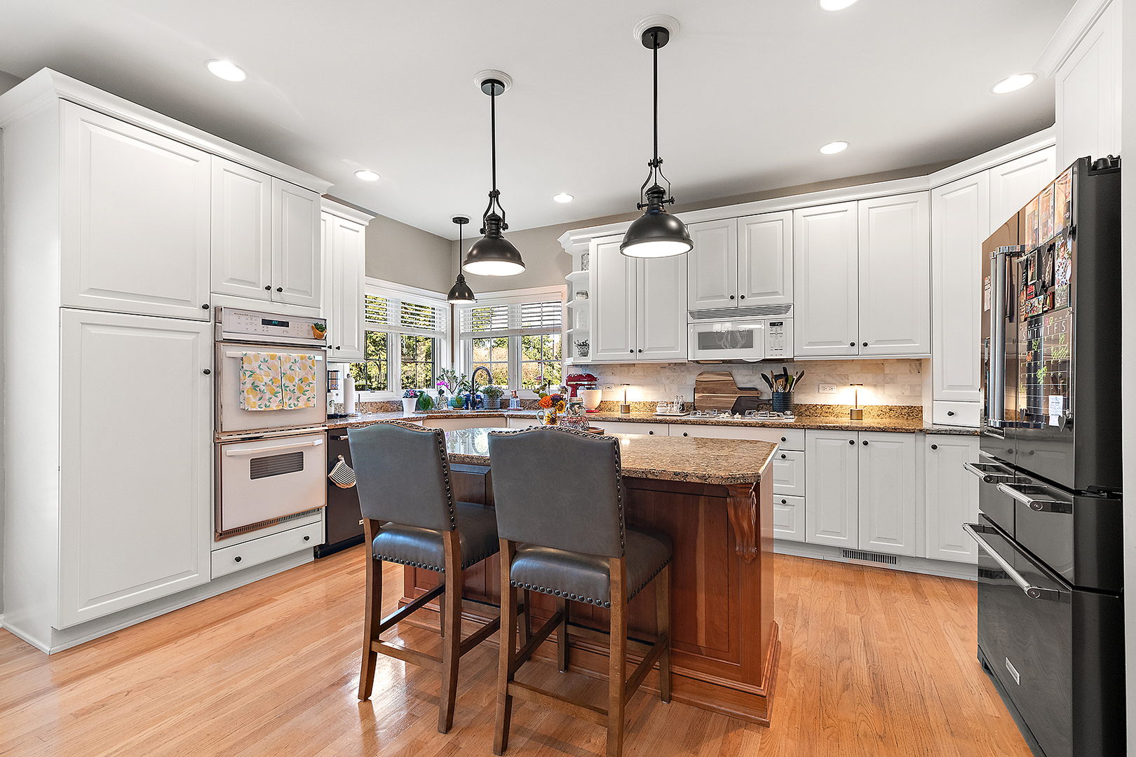 Orland Park, Illinois, 60467, United States, 5 Bedrooms Bedrooms, ,3 BathroomsBathrooms,Residential,For Sale,1937885
