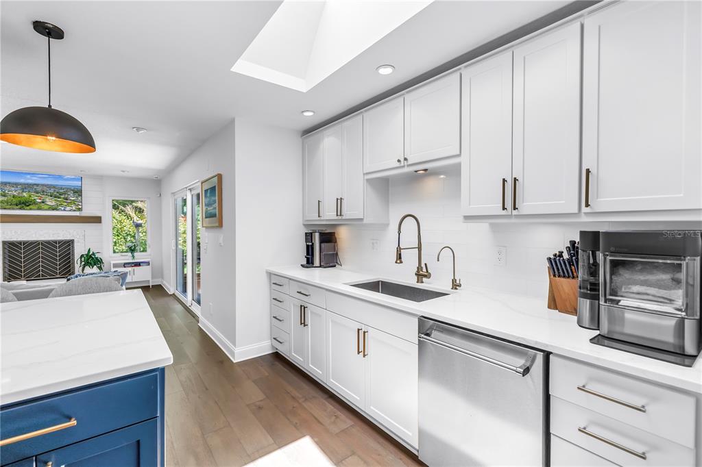 St Petersburg, Florida, 33711, United States, 3 Bedrooms Bedrooms, ,2 BathroomsBathrooms,Residential,For Sale,1862533