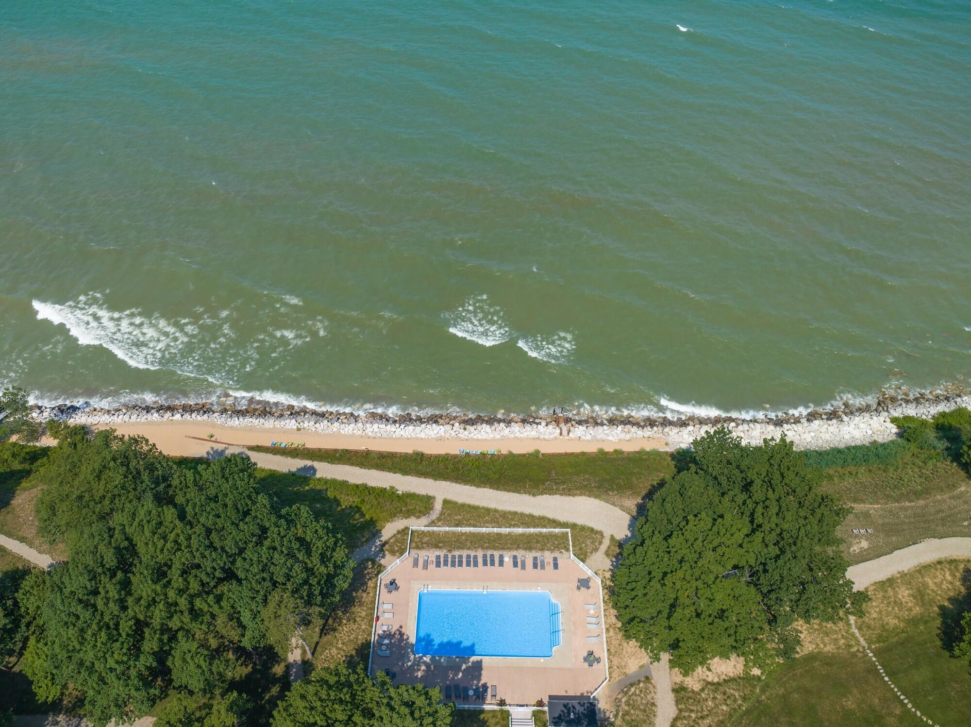 South Haven, Michigan, 49090, United States, 4 Bedrooms Bedrooms, ,4 BathroomsBathrooms,Residential,For Sale,1945011