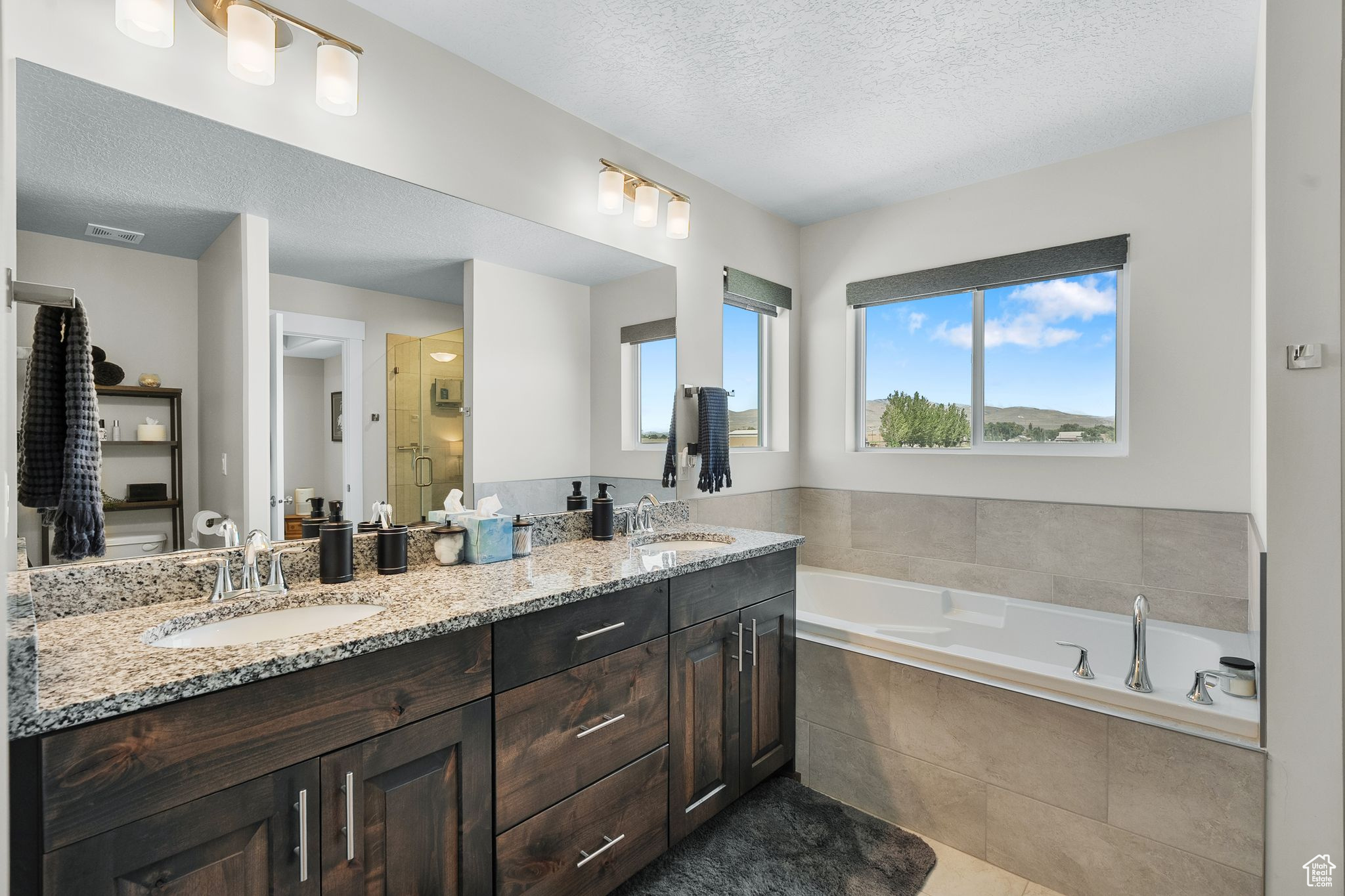 Tremonton, Utah, 84337, United States, 3 Bedrooms Bedrooms, ,2 BathroomsBathrooms,Residential,For Sale,1898786
