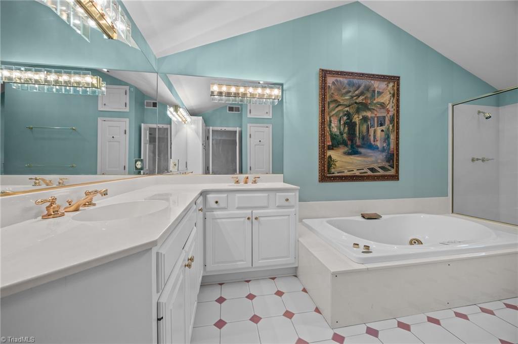 High Point, North Carolina, 27262, United States, 5 Bedrooms Bedrooms, ,4 BathroomsBathrooms,Residential,For Sale,1925566