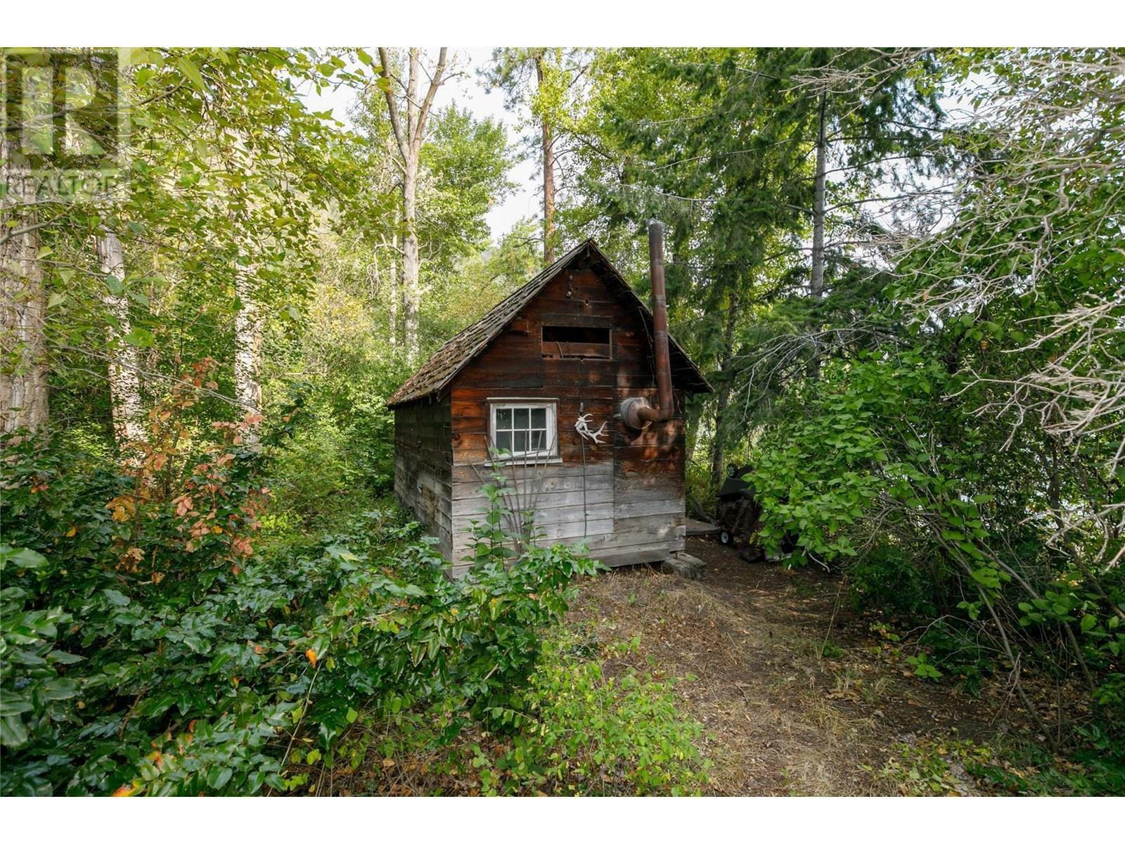 OYAMA, British Columbia, V4V 2E9, CA, 3 Bedrooms Bedrooms, ,1 BathroomBathrooms,Residential,For Sale,1961111