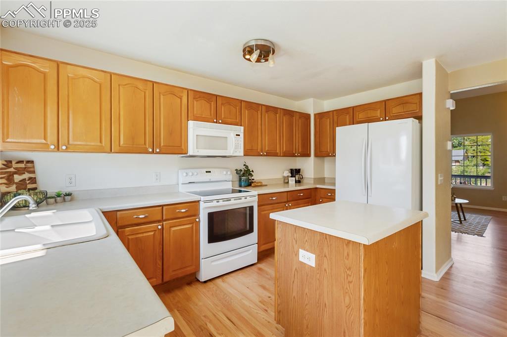 Colorado Springs, Colorado, 80920, United States, 5 Bedrooms Bedrooms, ,2 BathroomsBathrooms,Residential,For Sale,1920003