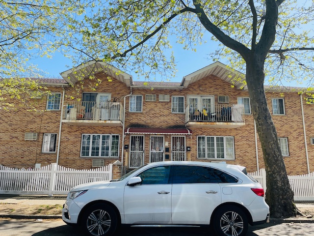 South Ozone Park, New York, 11436, United States, 11 Bedrooms Bedrooms, ,6 BathroomsBathrooms,Residential,For Sale,1983051