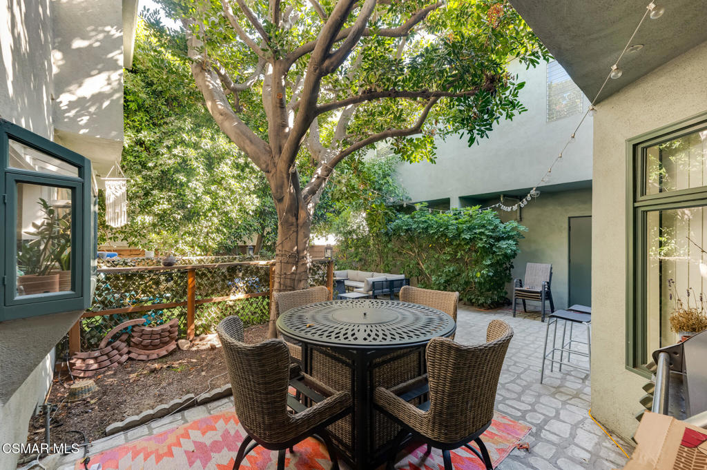 Los Angeles, California, 90066, United States, ,Residential,For Sale,1898424