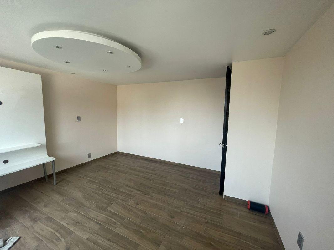Mariano Azuela, Naucalpan de Juárez, Estado de México, 53100, Mexico, 4 Bedrooms Bedrooms, ,4 BathroomsBathrooms,Residential,For Sale,Mariano Azuela,1626519