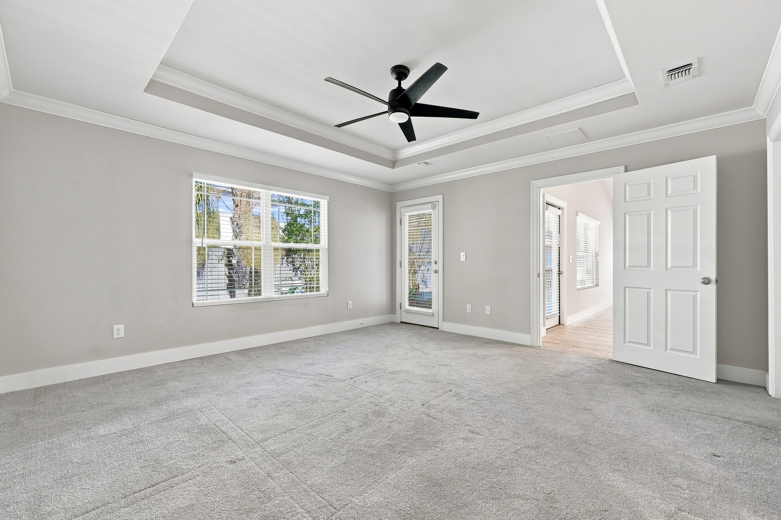  Newer Construction With Rear Yard Near Navarre Beach - 物件實景