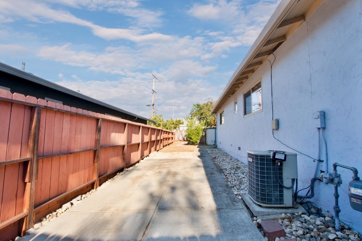 Vallejo, California, 94591, United States, 3 Bedrooms Bedrooms, ,2 BathroomsBathrooms,Residential,For Sale,1932094